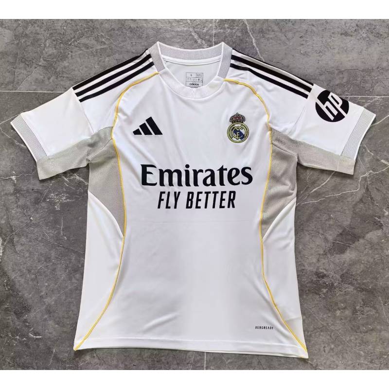 Real Madrid 25/Jersey à domicile de 26 saison