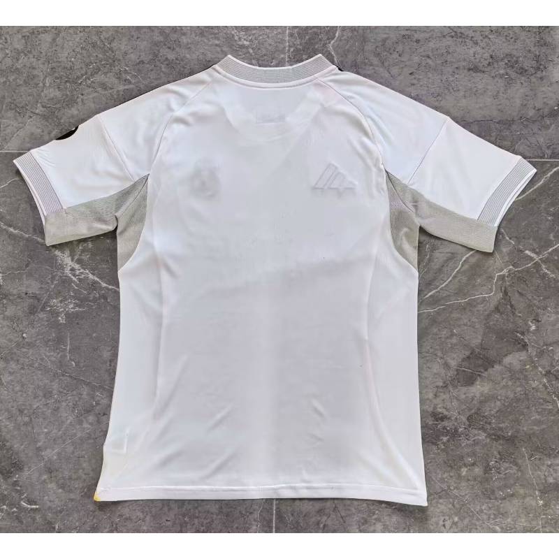 Real Madrid 25/Jersey à domicile de 26 saison